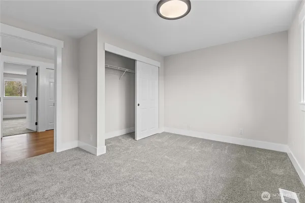$775,000 | 907 Orting Kapowsin Highway East, Orting, WA 98360
