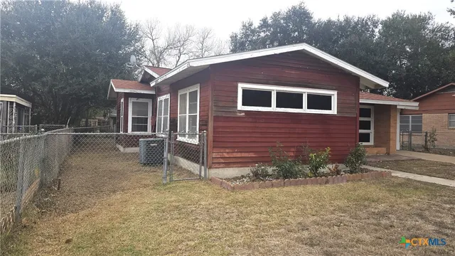 $139,000 | 3401 Redwood Drive, Victoria, TX 77901