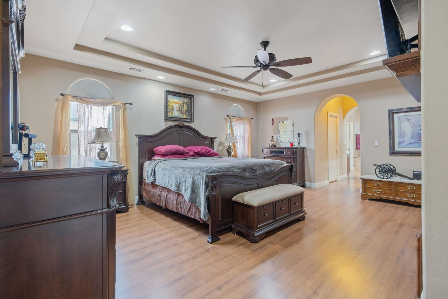 1928 South Shirk Road Visalia, CA 93277 - Photo 36 of 98 Gallery Image 36