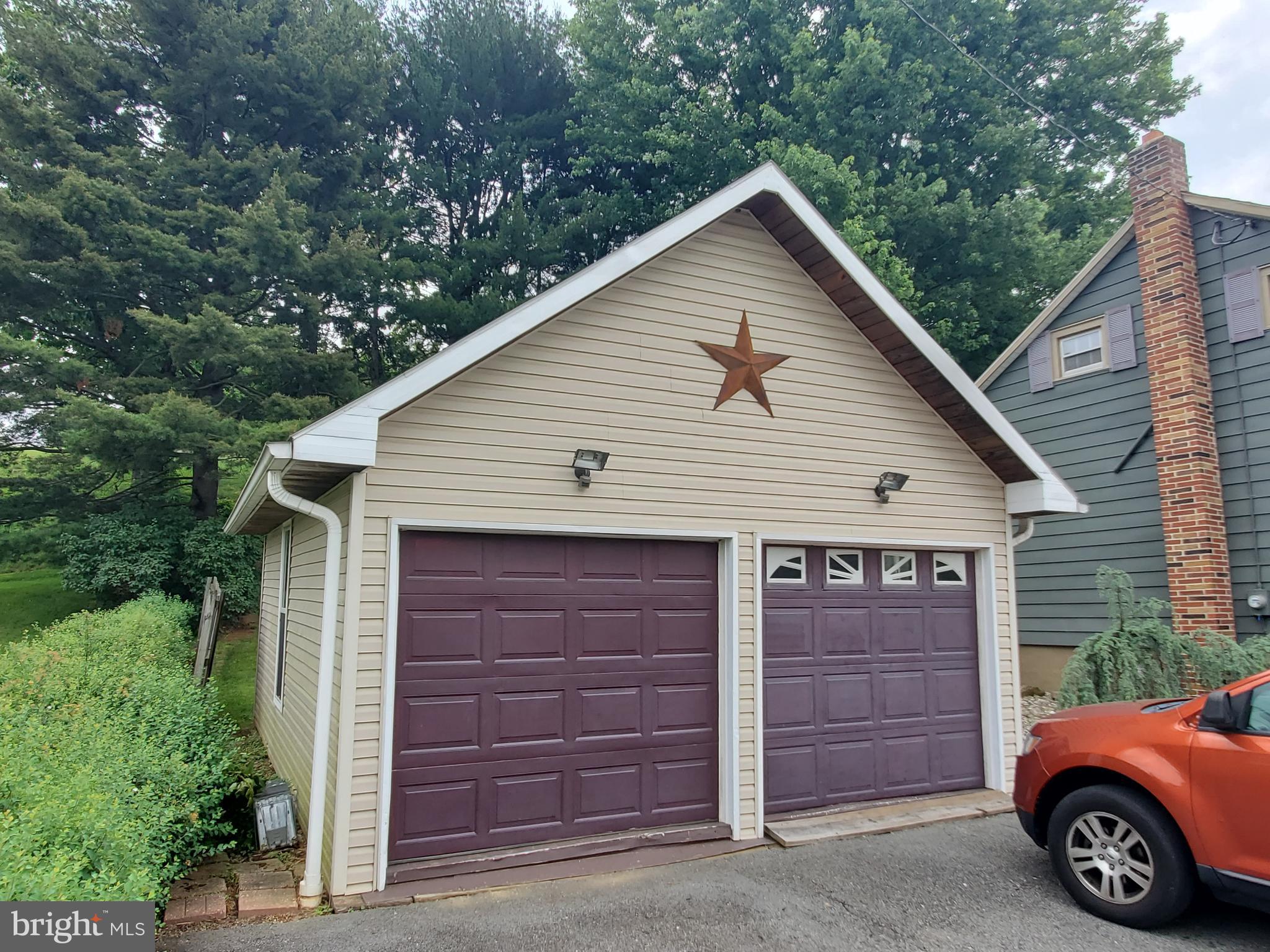 2375 Springwood Road York, PA 17402 - Photo 11 of 41 Gallery Image 11