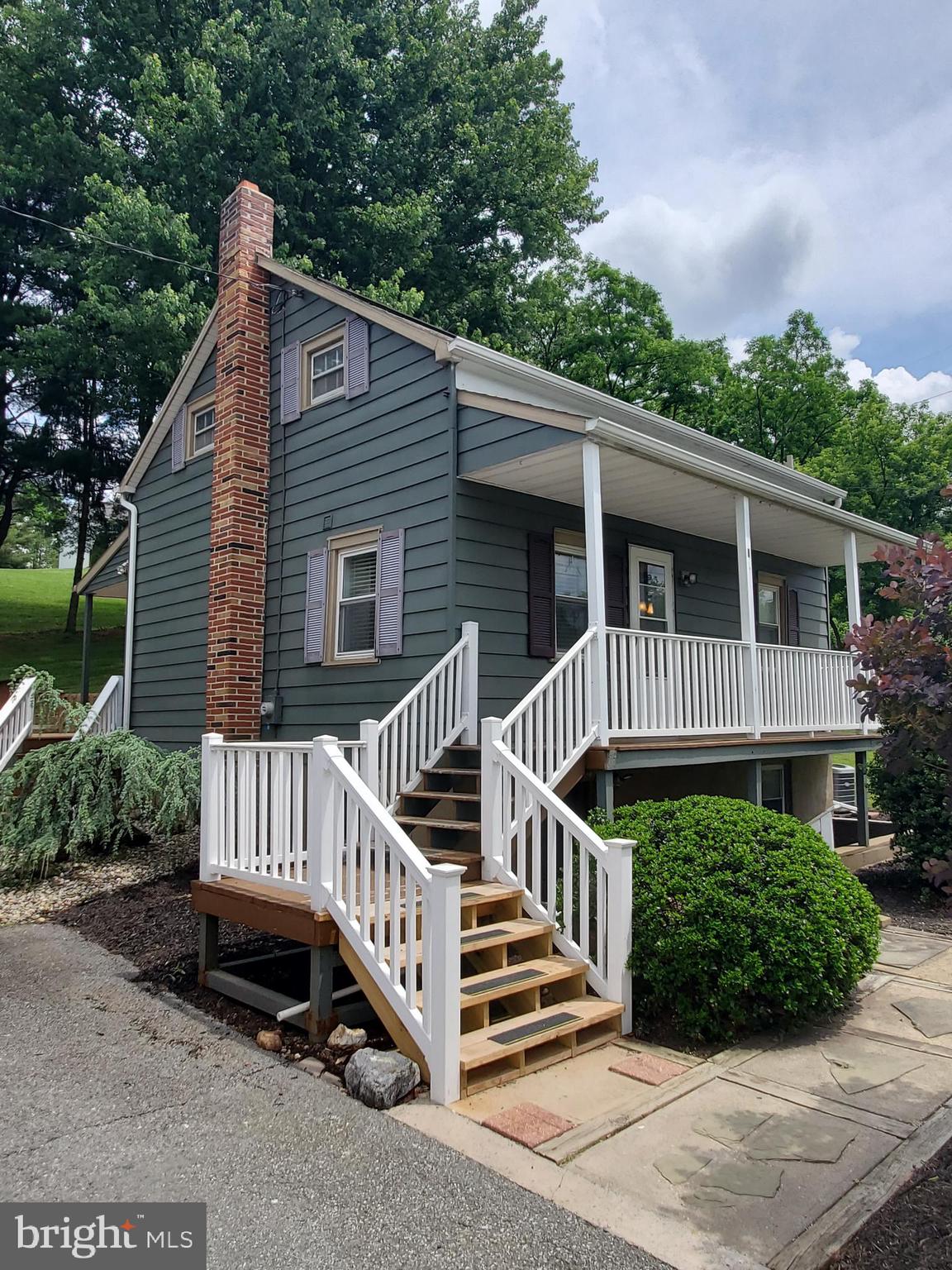 2375 Springwood Road York, PA 17402 - Photo 4 of 41 Gallery Image 4