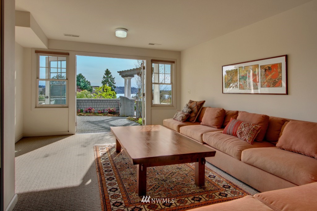 8428 Ridge Road Medina, WA 98039 - Photo 12 of 15