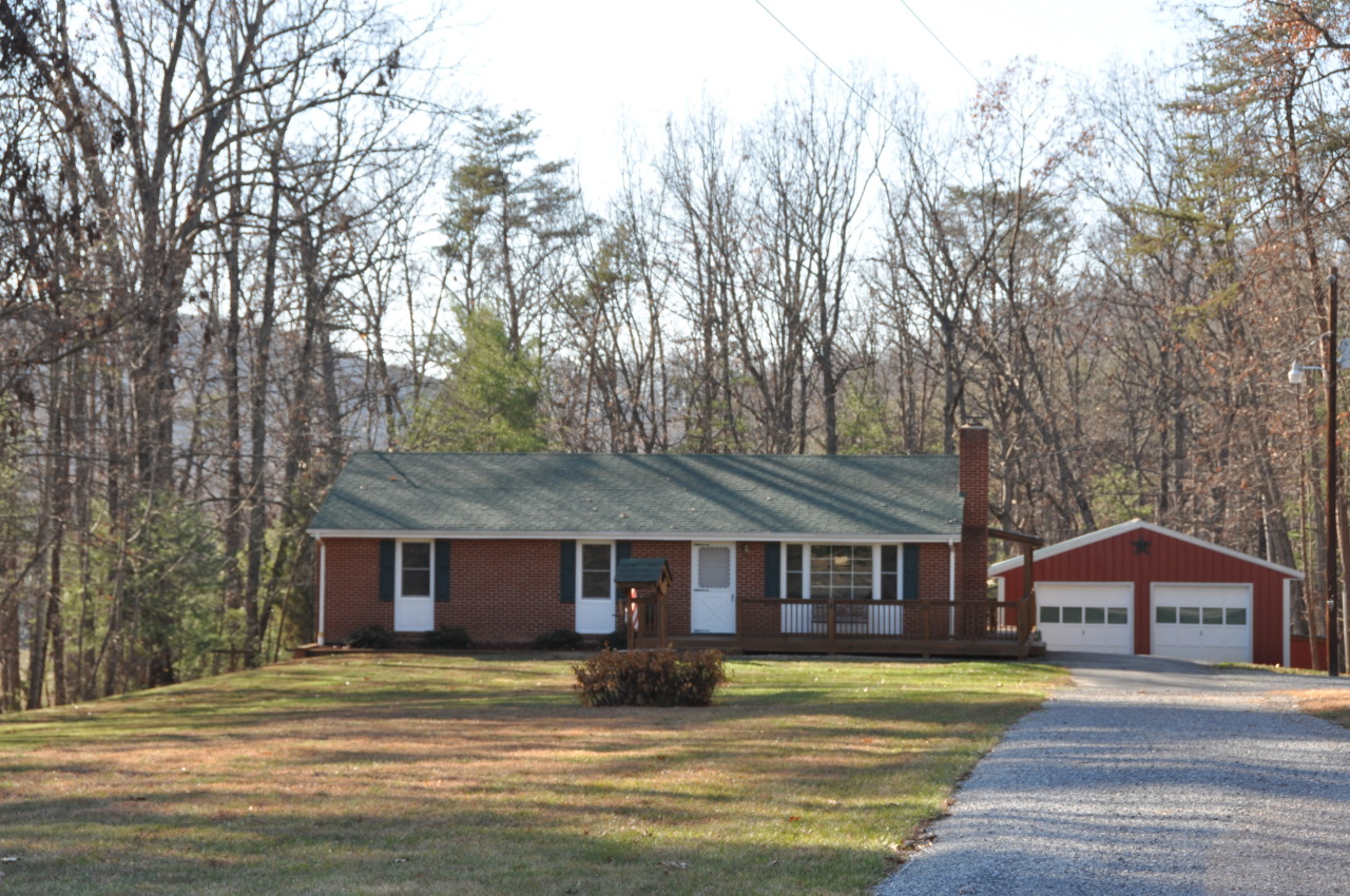 1153 Mead Valley Road Moneta, VA 24121 - Photo 1 of 35 Front of Home