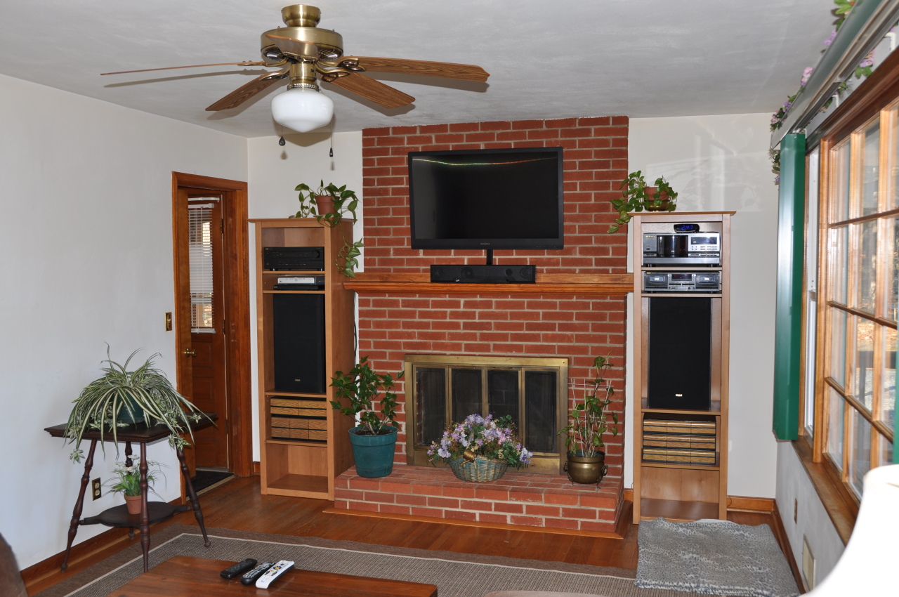 1153 Mead Valley Road Moneta, VA 24121 - Photo 19 of 35 Living Room W/Fireplace