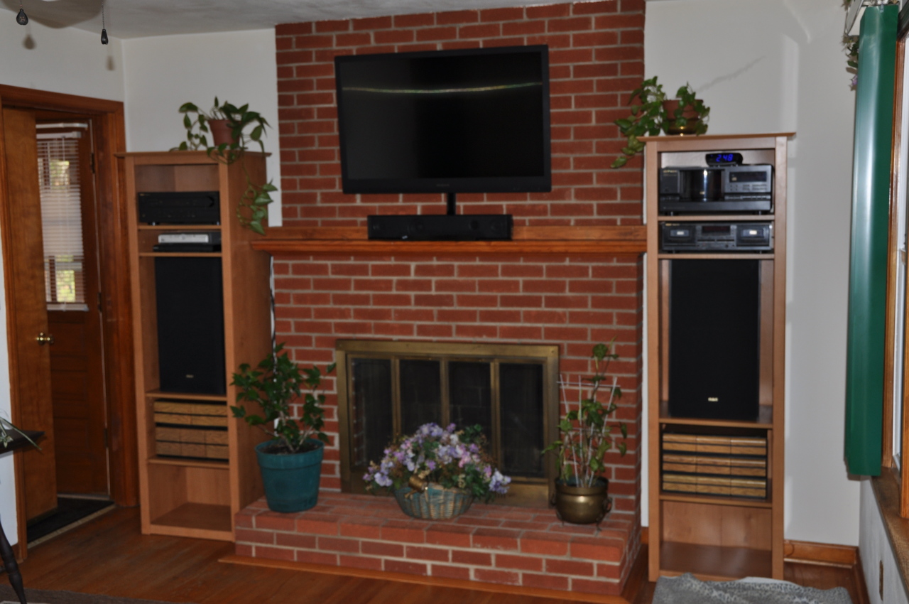 1153 Mead Valley Road Moneta, VA 24121 - Photo 20 of 35 Living Room