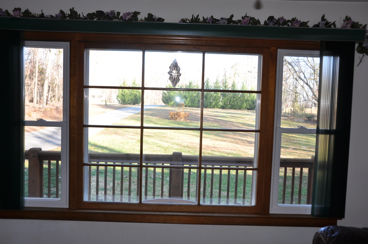 1153 Mead Valley Road Moneta, VA 24121 - Photo 34 of 35 LR Picture Window/ Front Yard View