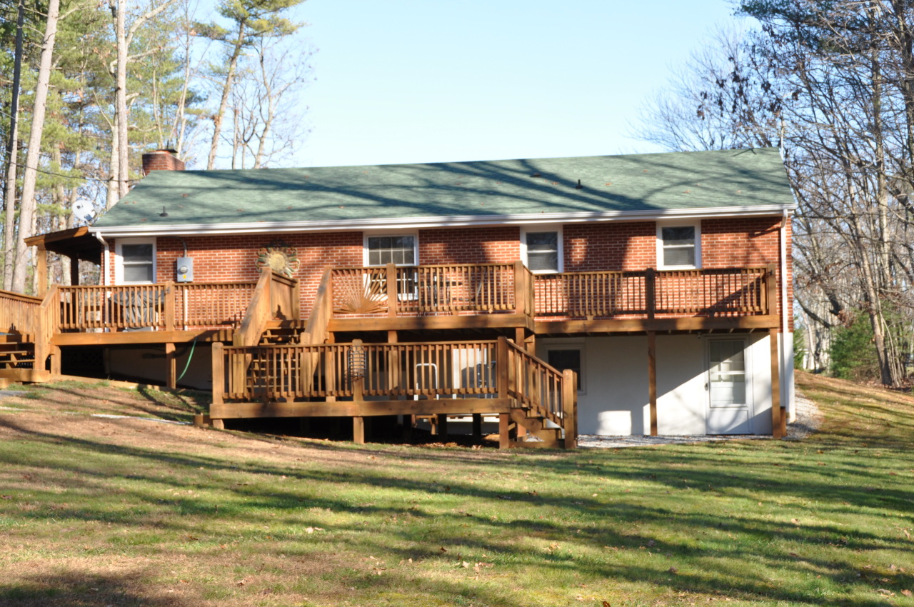 1153 Mead Valley Road Moneta, VA 24121 - Photo 6 of 35 Rear House/ Deck/ Patio View