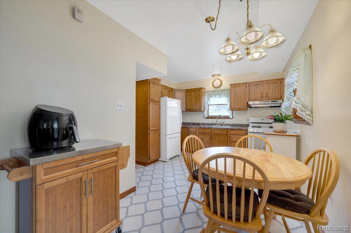 1851 Miles Road Lapeer, MI 48446 - Photo 10 of 26 Gallery Image 10