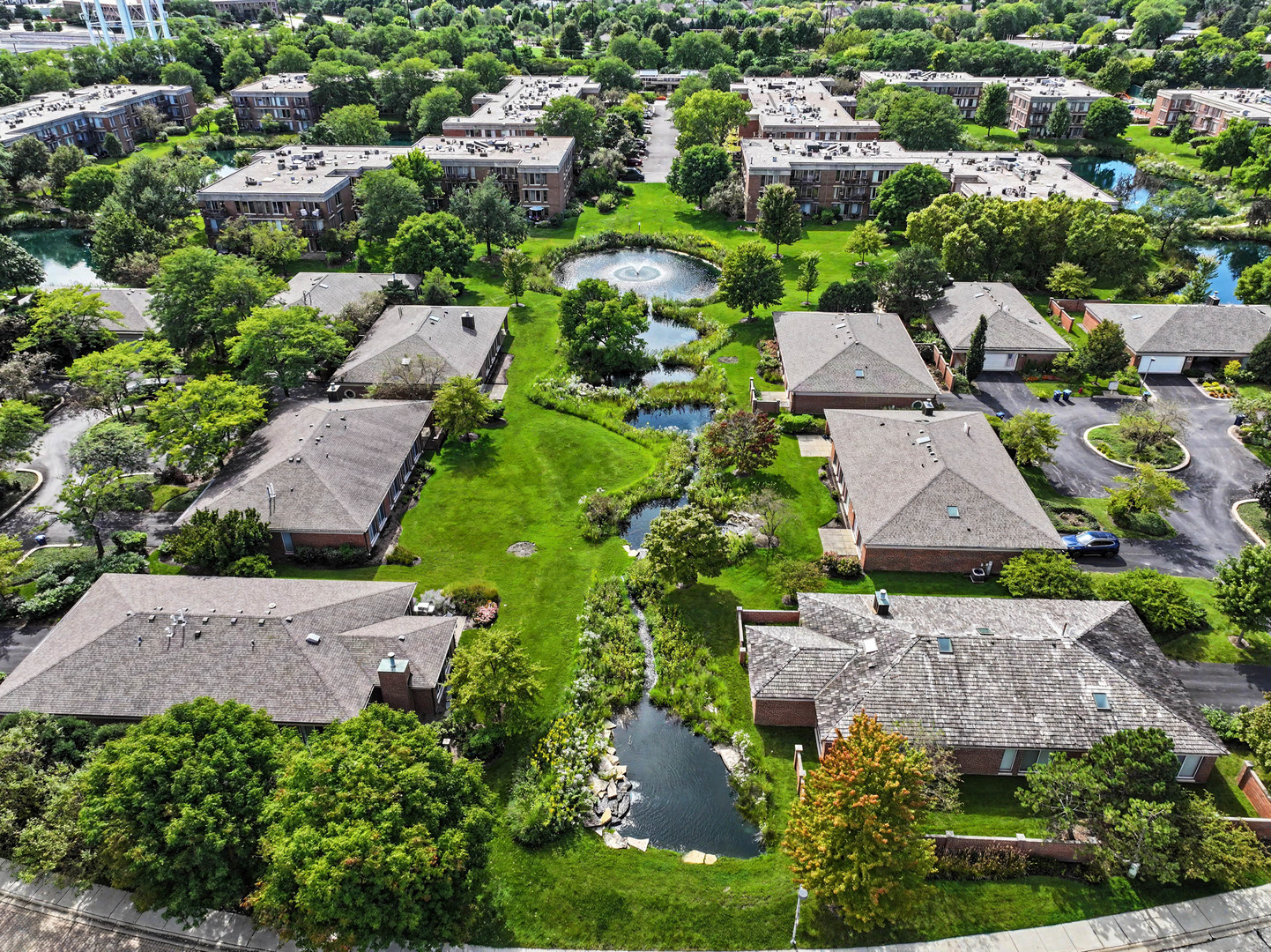352 Kelburn Road, Unit 222 Deerfield, IL 60015 - Photo 34 of 43 Gallery Image 34