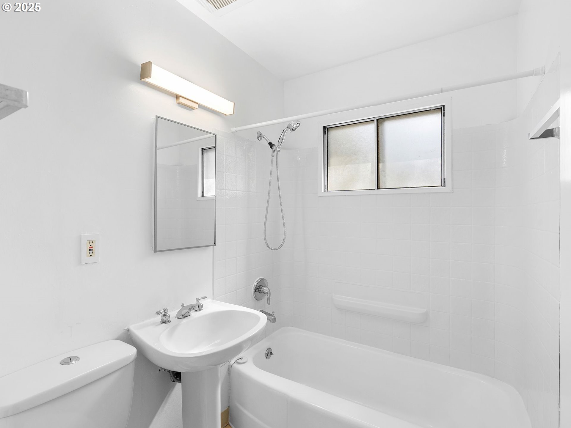 3718 Southeast 40th Avenue Portland, OR 97202 - Photo 18 of 41