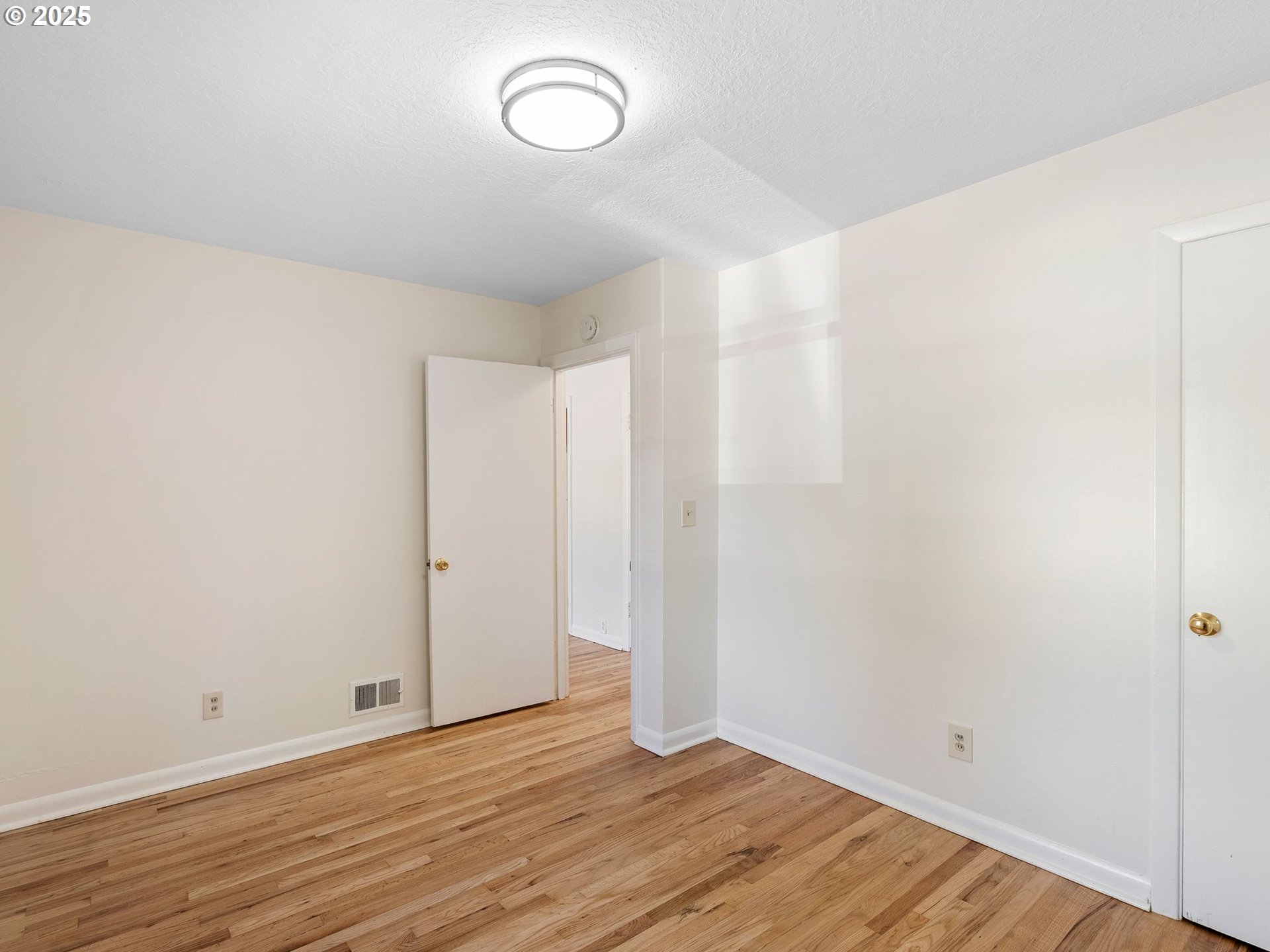 3718 Southeast 40th Avenue Portland, OR 97202 - Photo 19 of 41