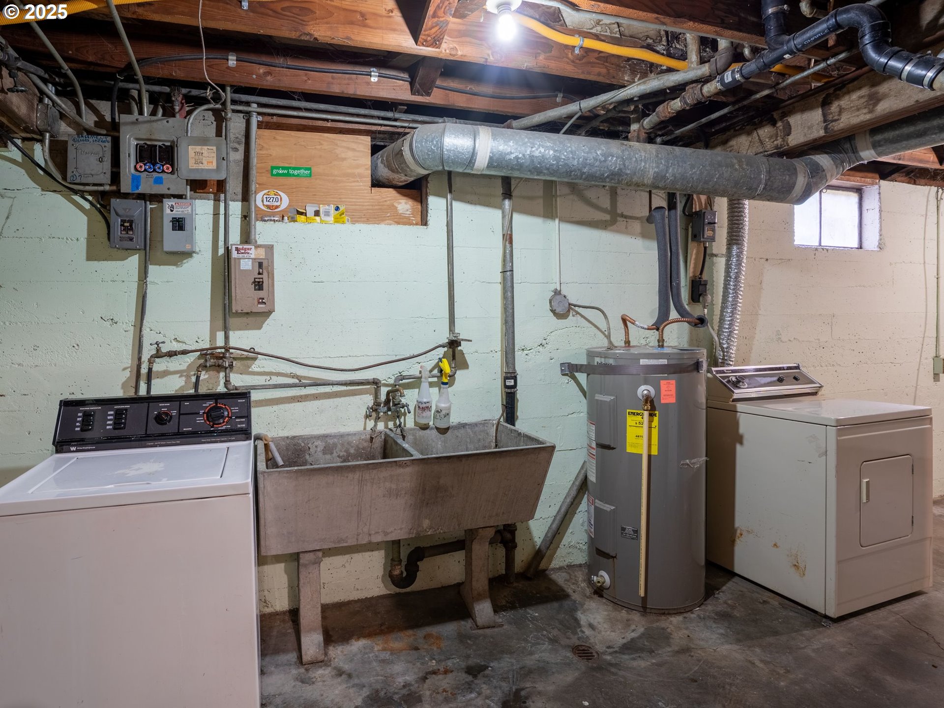 3718 Southeast 40th Avenue Portland, OR 97202 - Photo 27 of 41