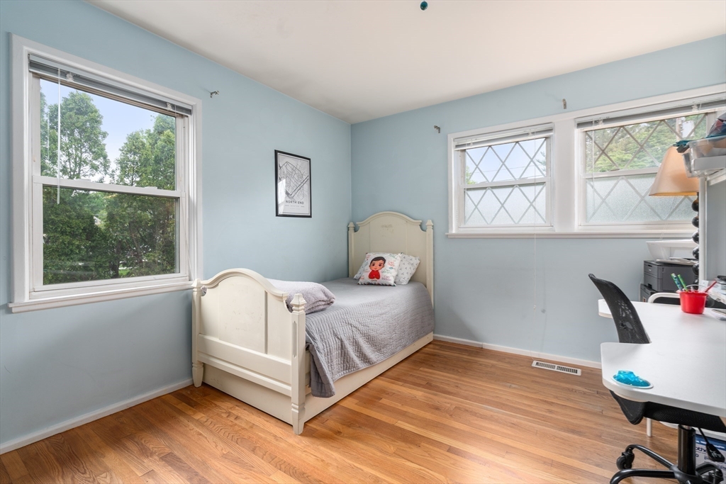 32 Oak Street Stoneham, MA 02180 - Photo 15 of 23