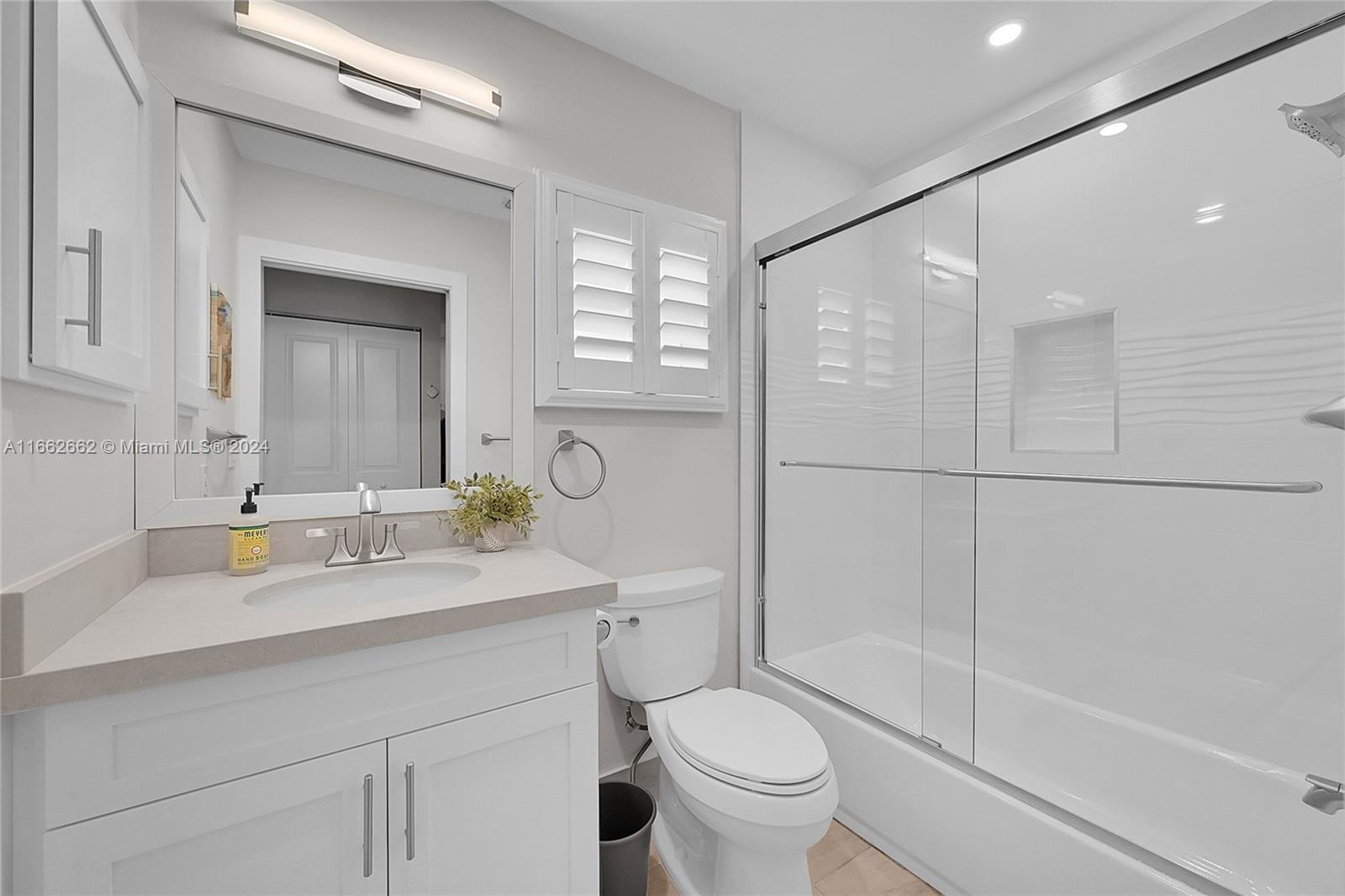 8913 Windtree Street Boca Raton, FL 33496 - Photo 19 of 30 2nd bathroom