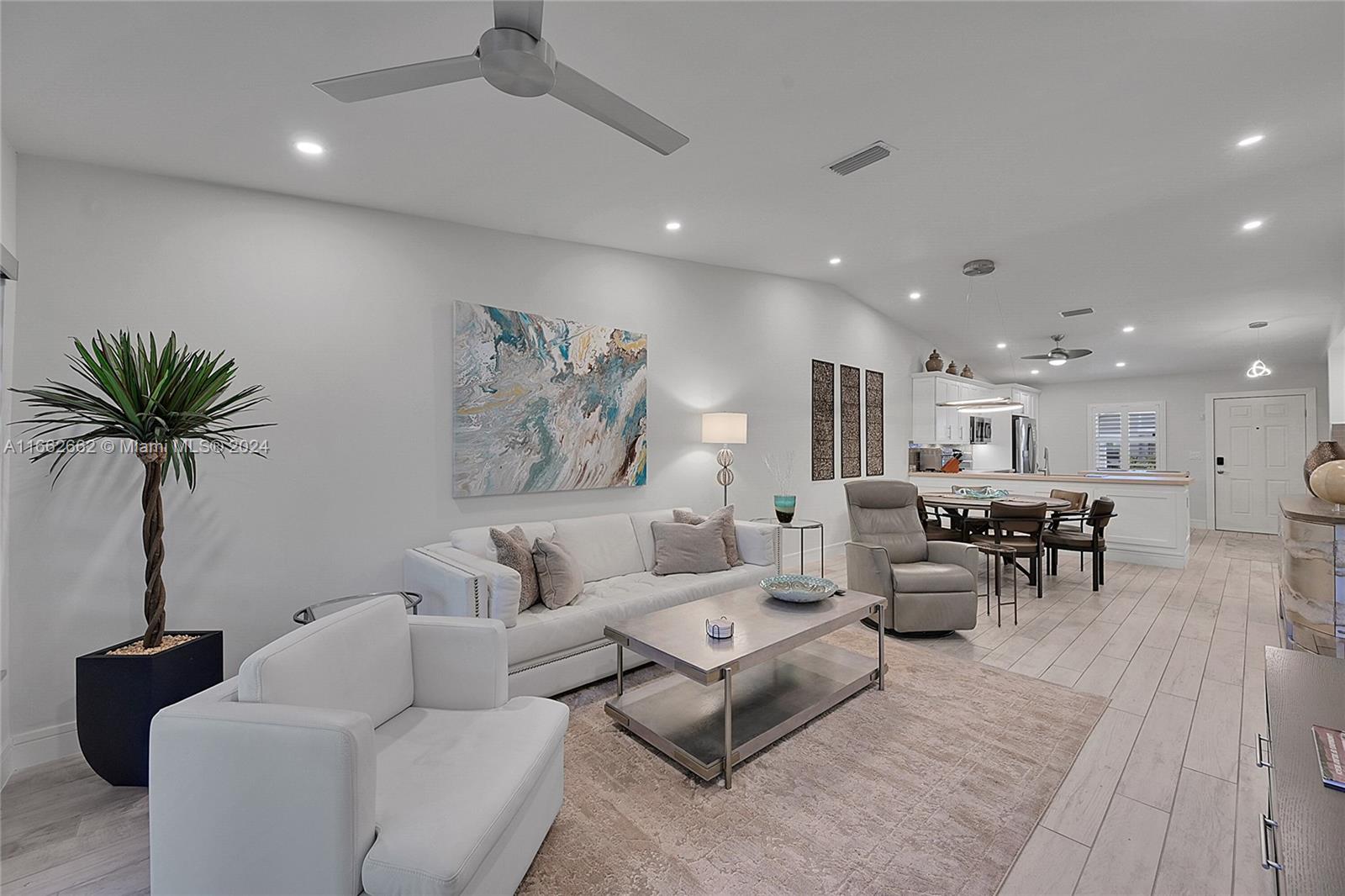 8913 Windtree Street Boca Raton, FL 33496 - Photo 10 of 30 Spacious living room