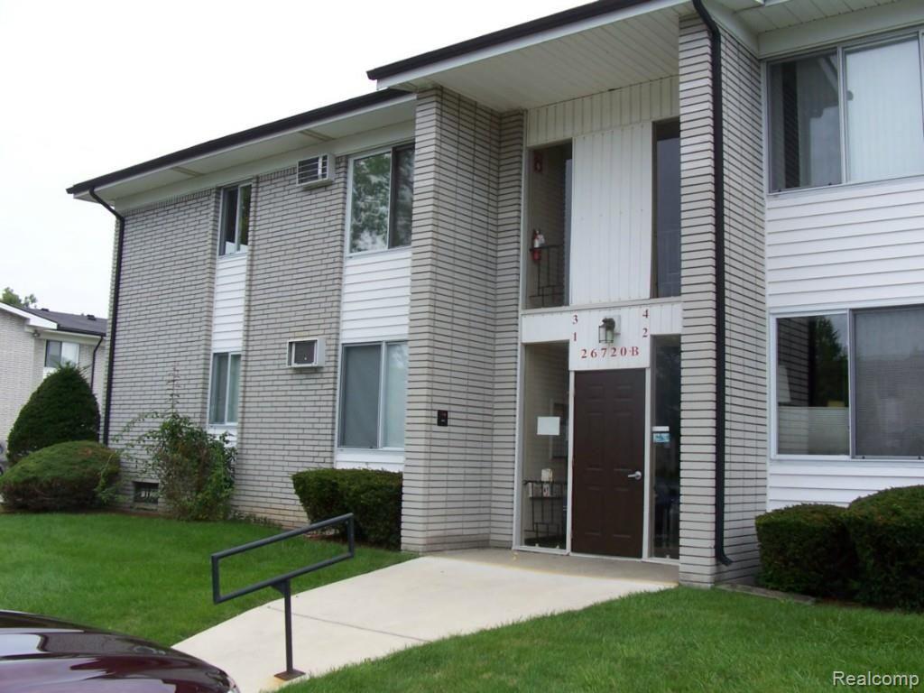 26720 Joy Road, Unit B3 Redford, MI 48239 - Photo 1 of 12 000_3828.jpg