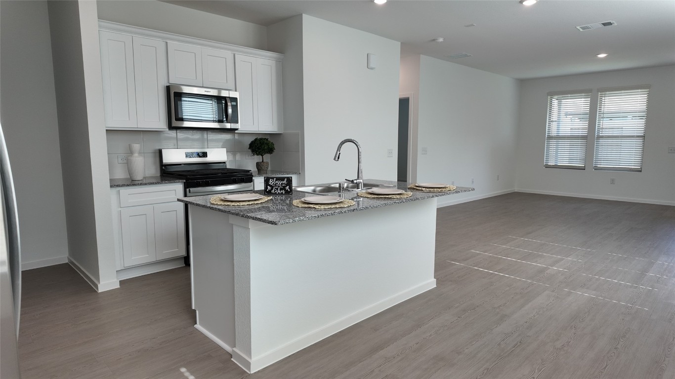 15026 English Rose Road Conroe, TX 77302 - Photo 3 of 22
