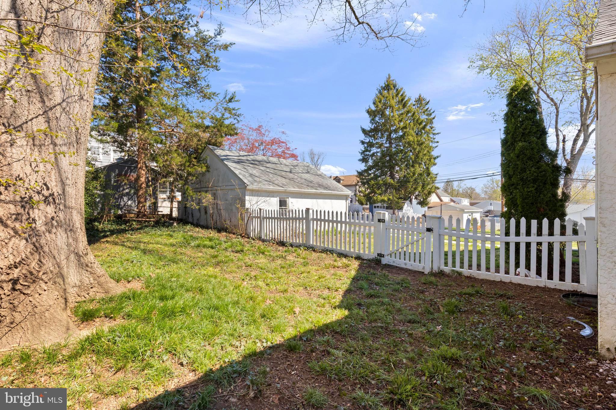 1001 Primos Avenue Secane, PA 19018 - Photo 25 of 27 a view of a yard with wooden fence