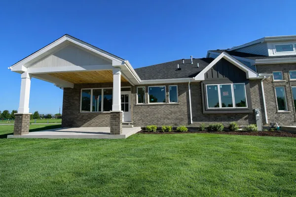 $689,900 | 11685 Misty Creek Lane, Frankfort, IL 60423