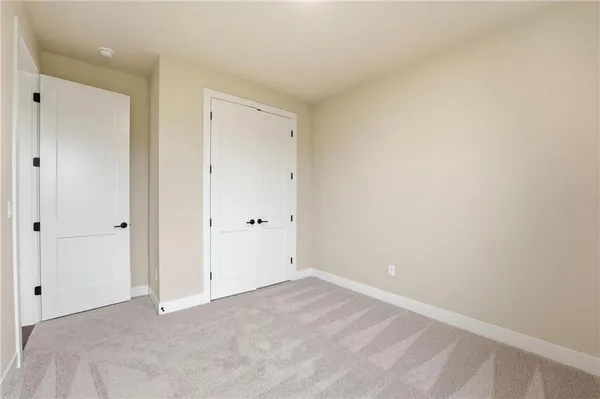 $429,990 | 20689 South Skyview Lane, Spring Hill, KS 66083