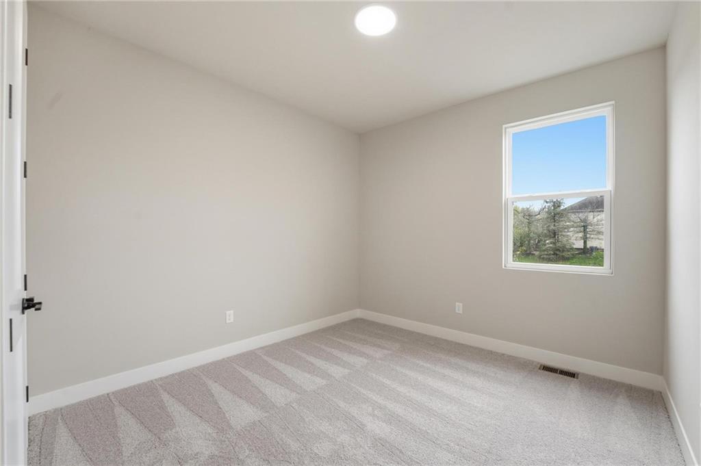 20689 South Skyview Lane Spring Hill, KS 66083 - Photo 28 of 36