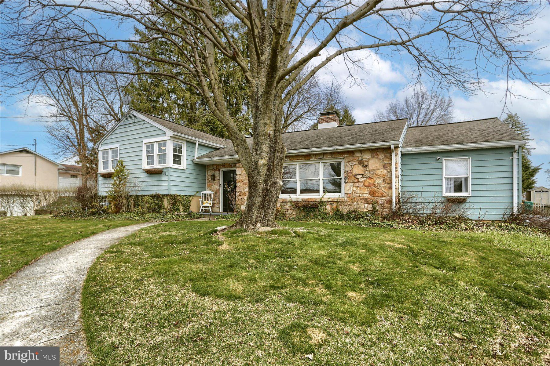 211 Forge Road Boiling Springs, PA 17007 - Photo 2 of 35 Gallery Image 2