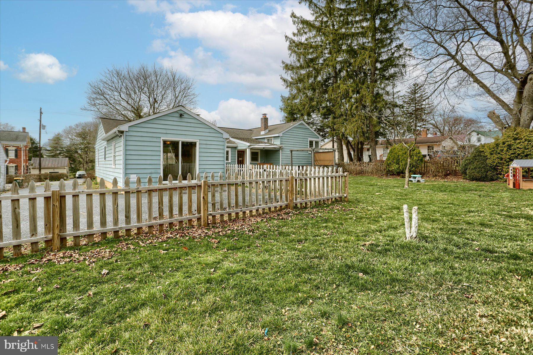 211 Forge Road Boiling Springs, PA 17007 - Photo 32 of 35 Gallery Image 32