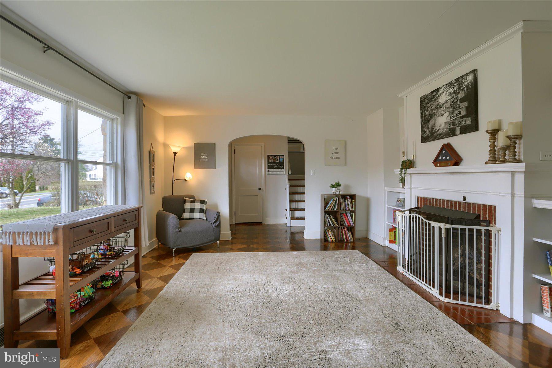 211 Forge Road Boiling Springs, PA 17007 - Photo 4 of 35 Gallery Image 4