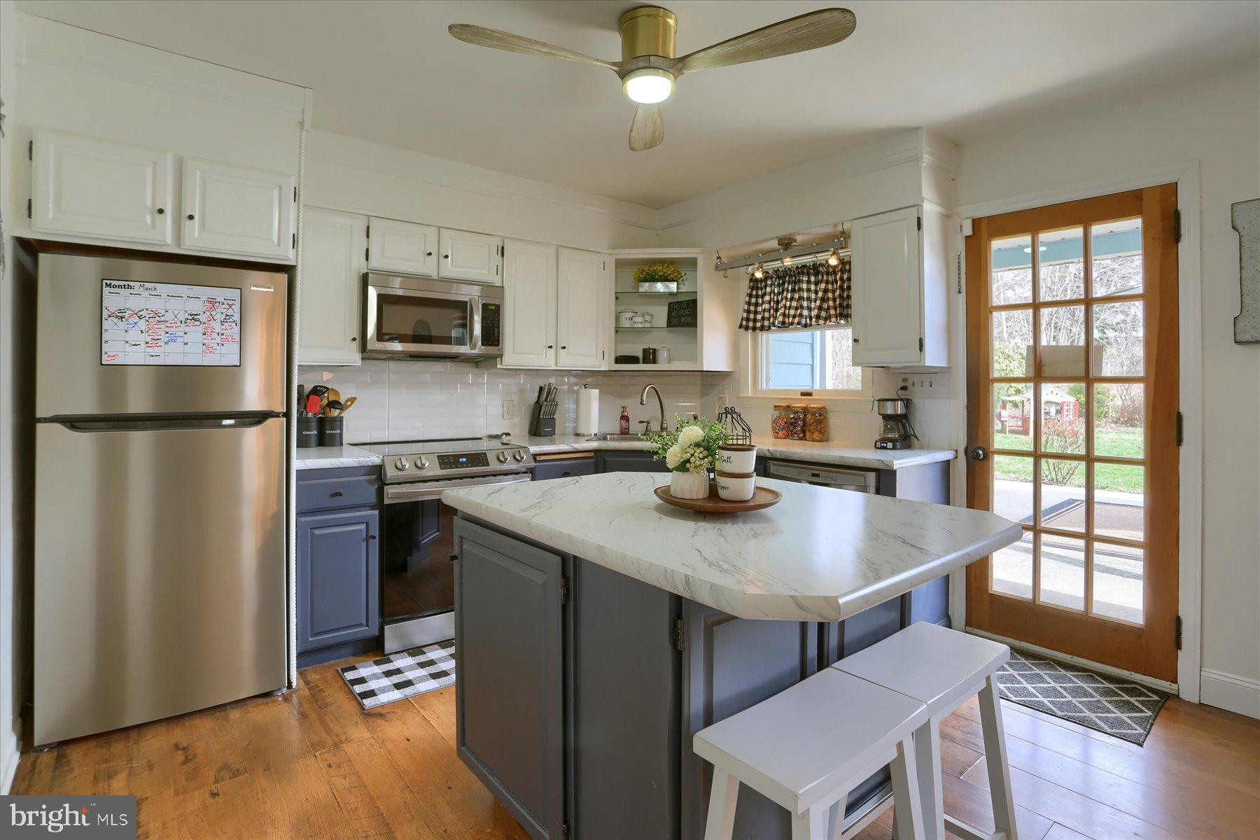 211 Forge Road Boiling Springs, PA 17007 - Photo 8 of 35 Gallery Image 8
