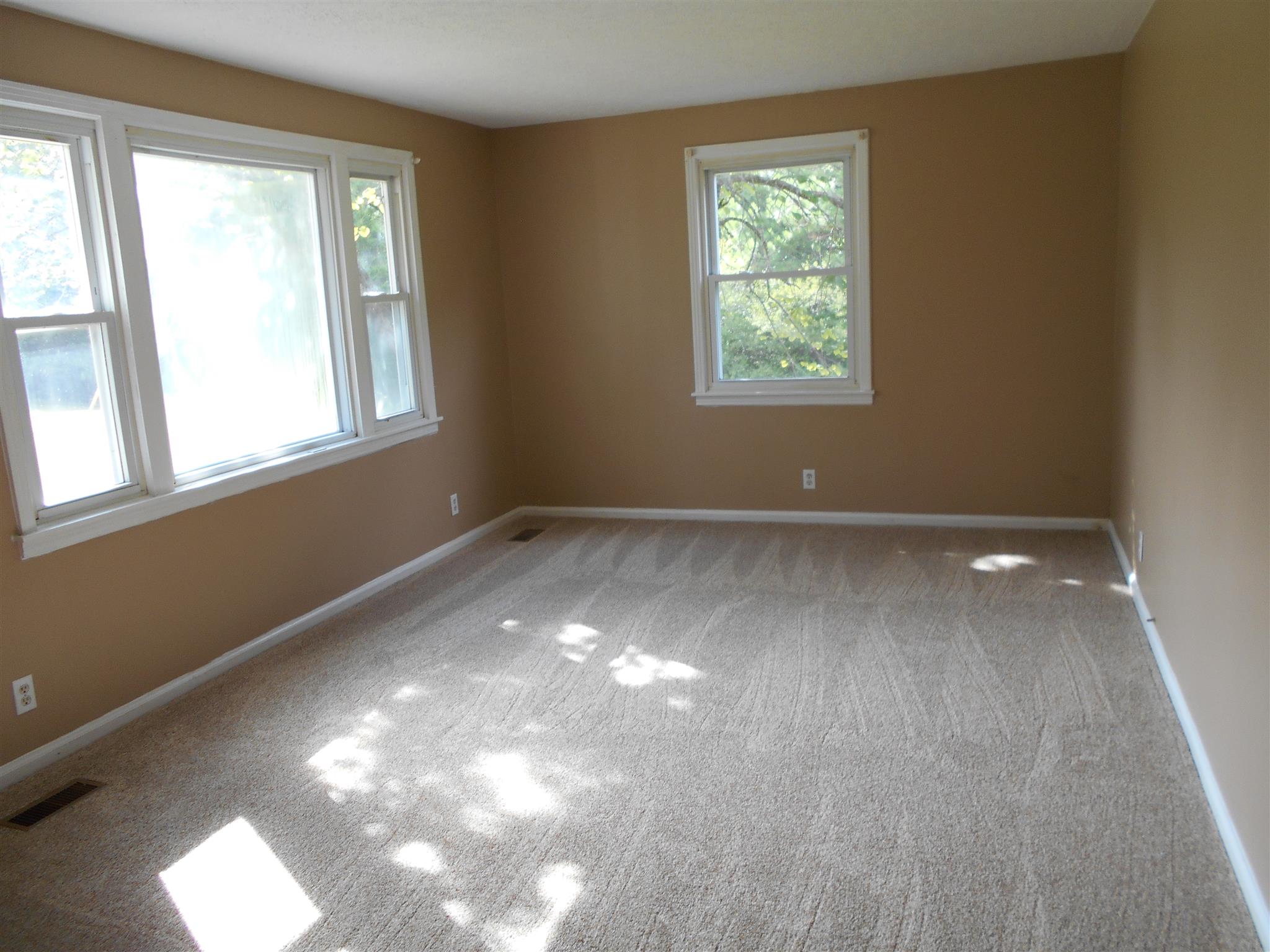 1150 Raney Hill Road Dickson, TN 37055 - Photo 6 of 9 Living Room