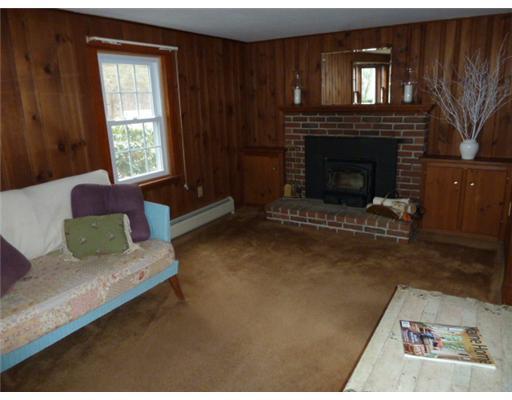 809 North Road North Yarmouth, ME 04097 - Photo 4 of 23 Living Room.