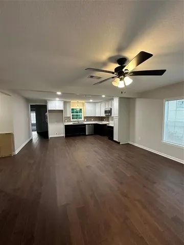 $1,600 | 607 Fahrenthold Street, El Campo, TX 77437