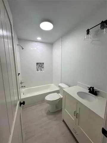 $1,600 | 607 Fahrenthold Street, El Campo, TX 77437