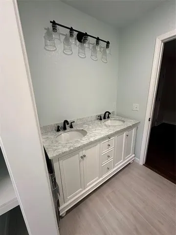 $1,600 | 607 Fahrenthold Street, El Campo, TX 77437