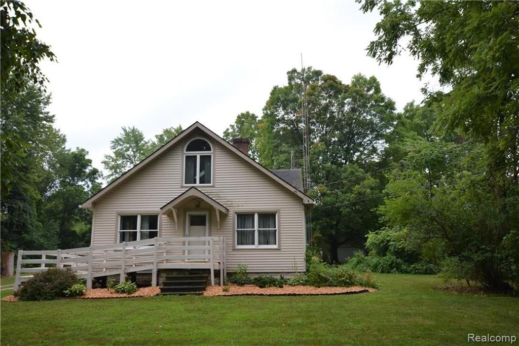 2016 Reid Road Grand Blanc, MI 48439 - Photo 1 of 25 Gallery Image 1