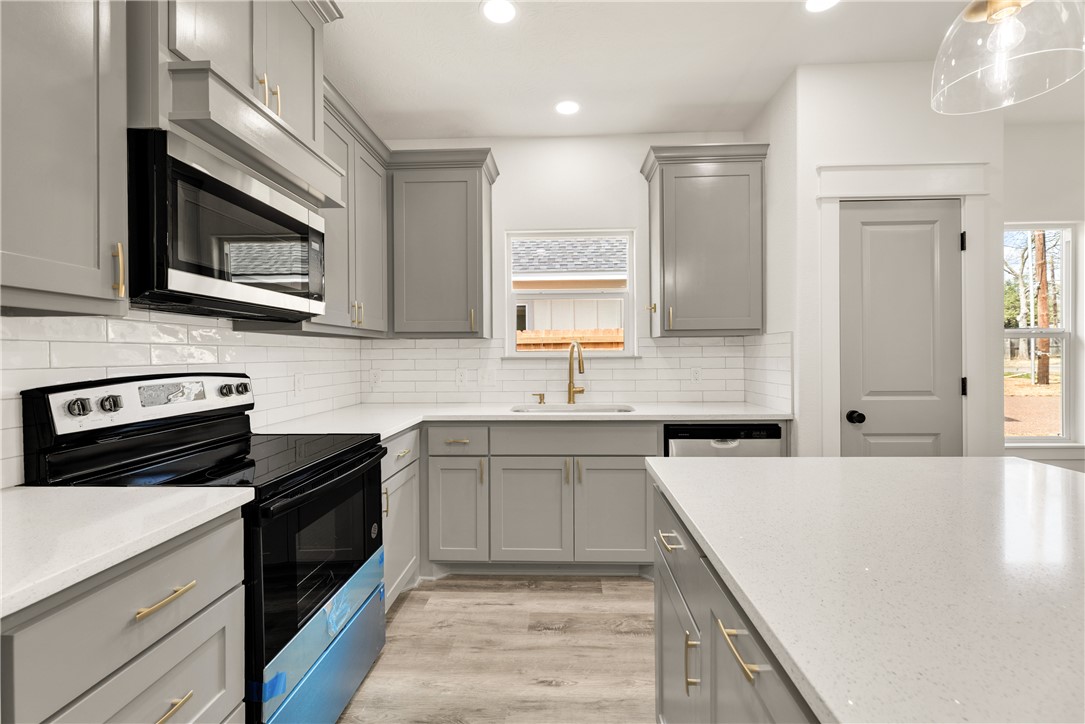 207 Lock Lane Bryan, TX 77803 - Photo 3 of 17