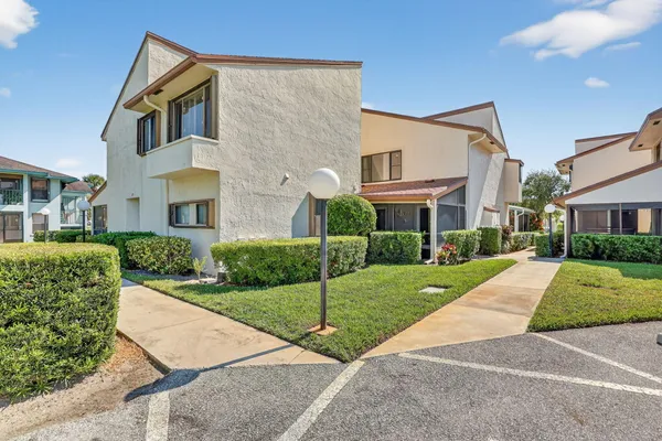 $290,000 | 950 South Kanner Highway, Unit 129, Stuart, FL 34994