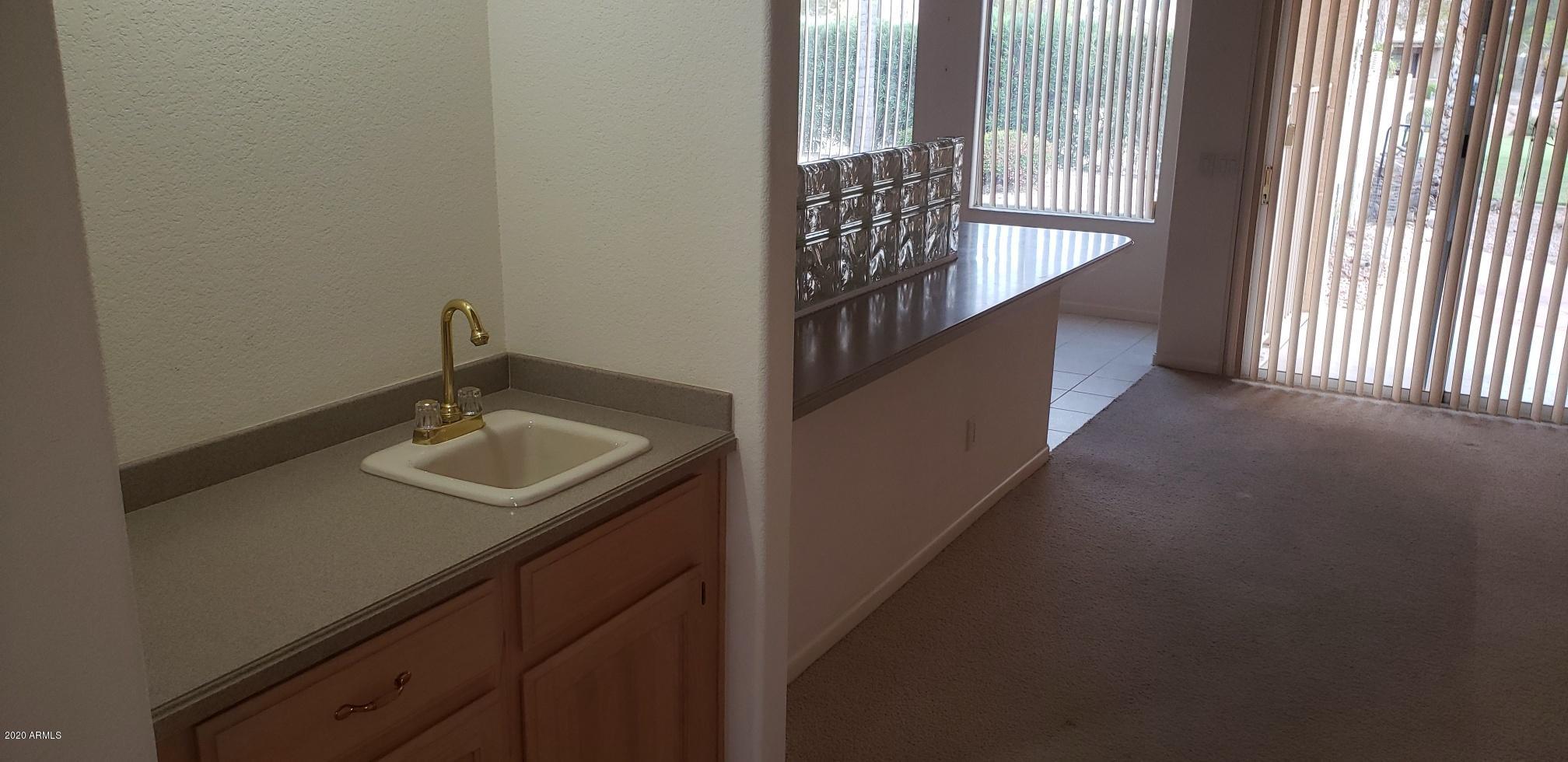 15471 Piccadilly Road Goodyear, AZ 85395 - Photo 21 of 33 wet bar