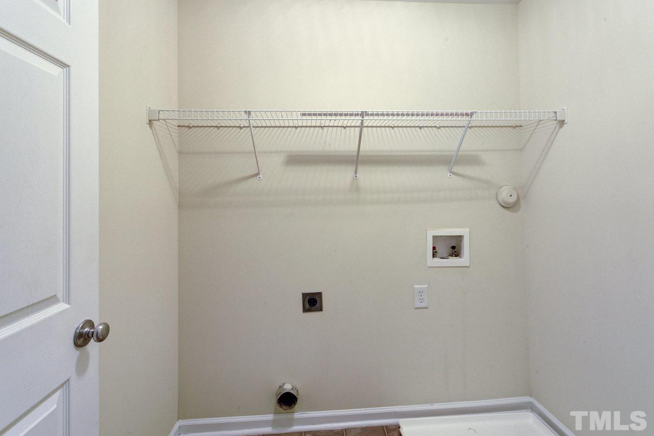 3620 Pinkham Way Raleigh, NC 27616 - Photo 17 of 25 a bathroom with a shower