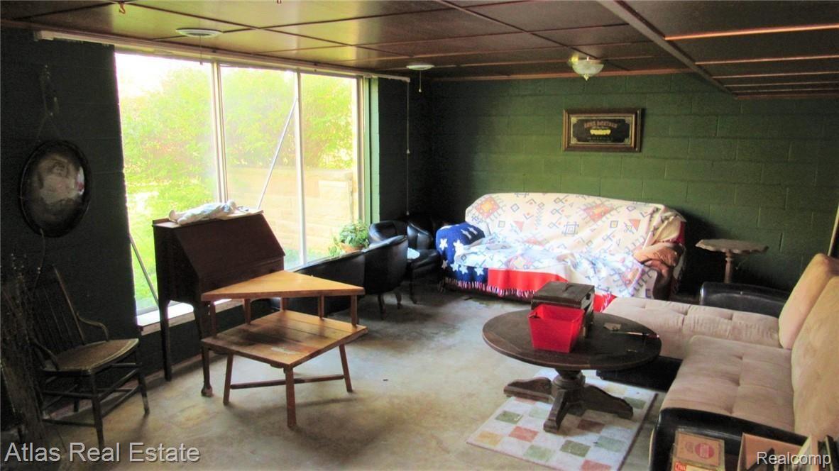 8089 Holly Road Grand Blanc, MI 48439 - Photo 18 of 23 IMG_0522.JPG