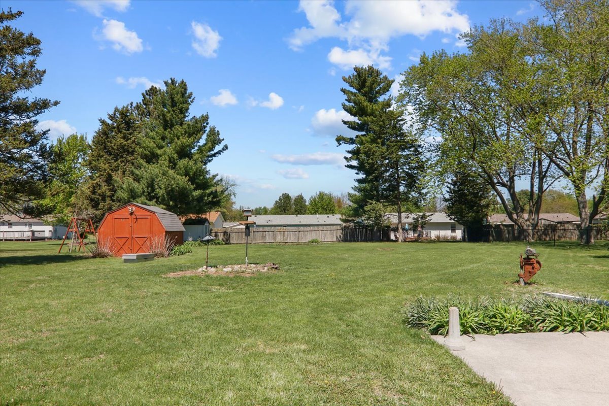 204 Woodrig Road Bloomington, IL 61704 - Photo 2 of 15 Gallery Image 2