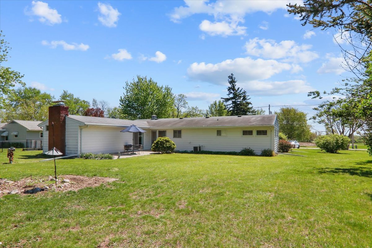 204 Woodrig Road Bloomington, IL 61704 - Photo 3 of 15 Gallery Image 3