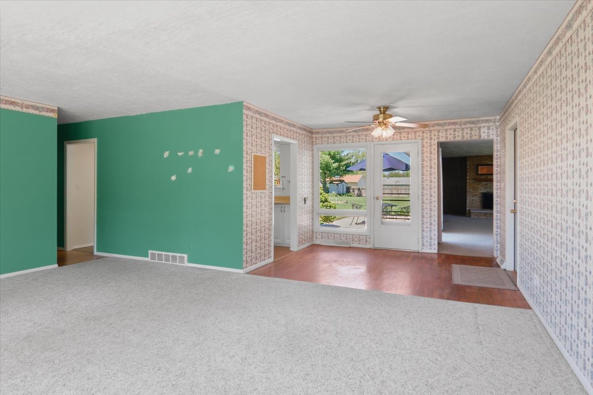 204 Woodrig Road Bloomington, IL 61704 - Photo 5 of 15 Gallery Image 5