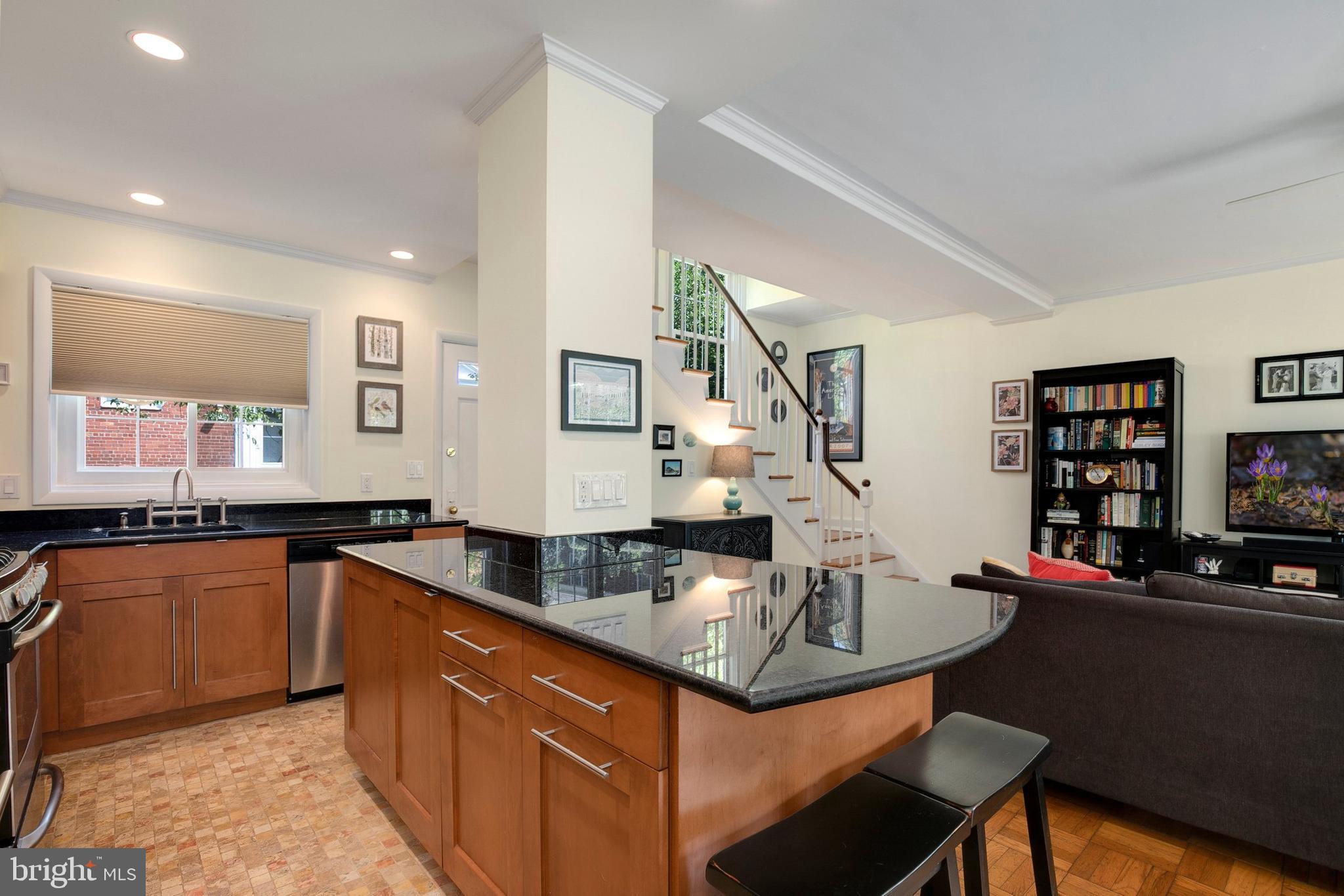 3428 Gunston Road Alexandria, VA 22302 - Photo 12 of 37