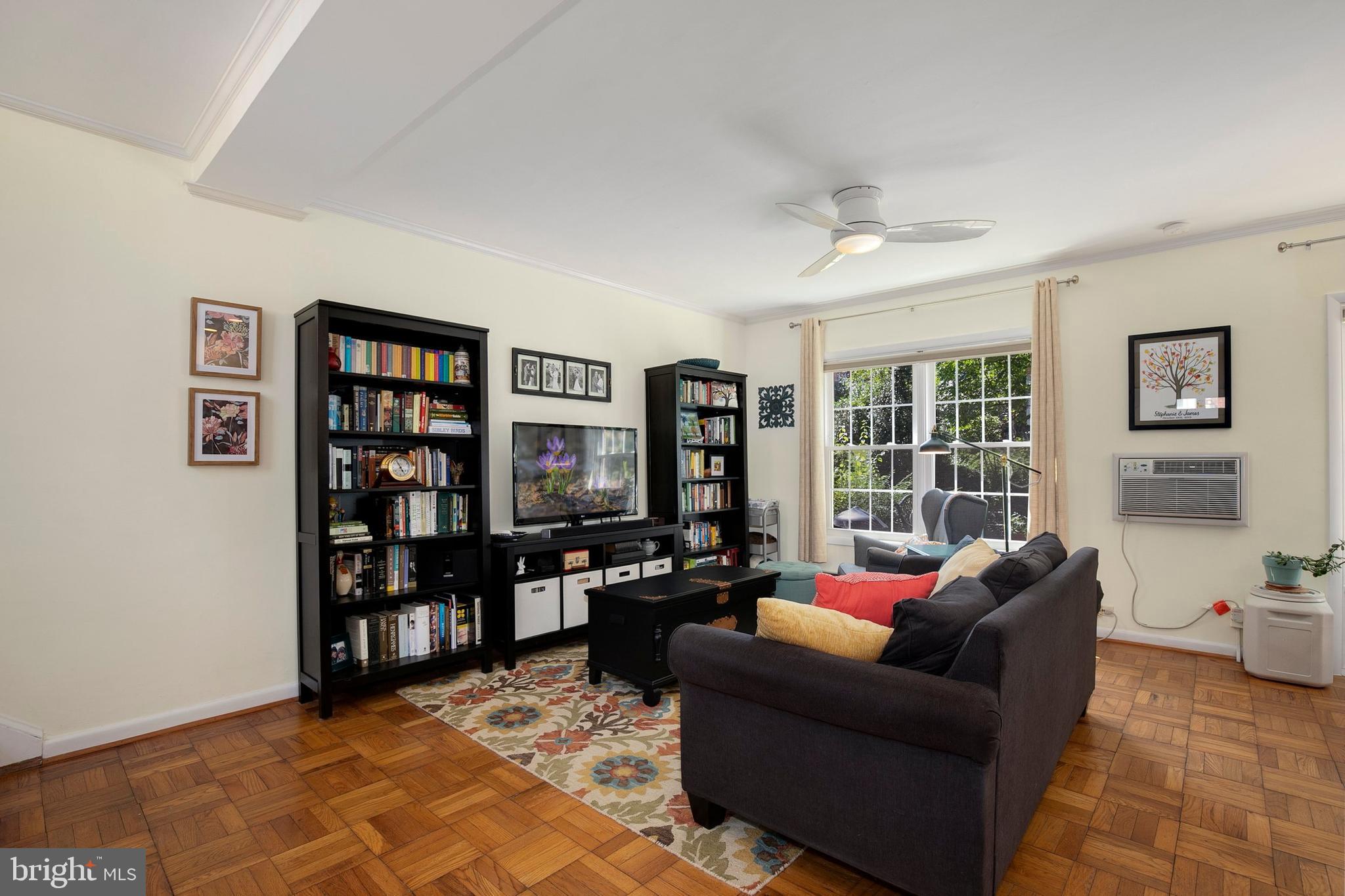 3428 Gunston Road Alexandria, VA 22302 - Photo 5 of 37