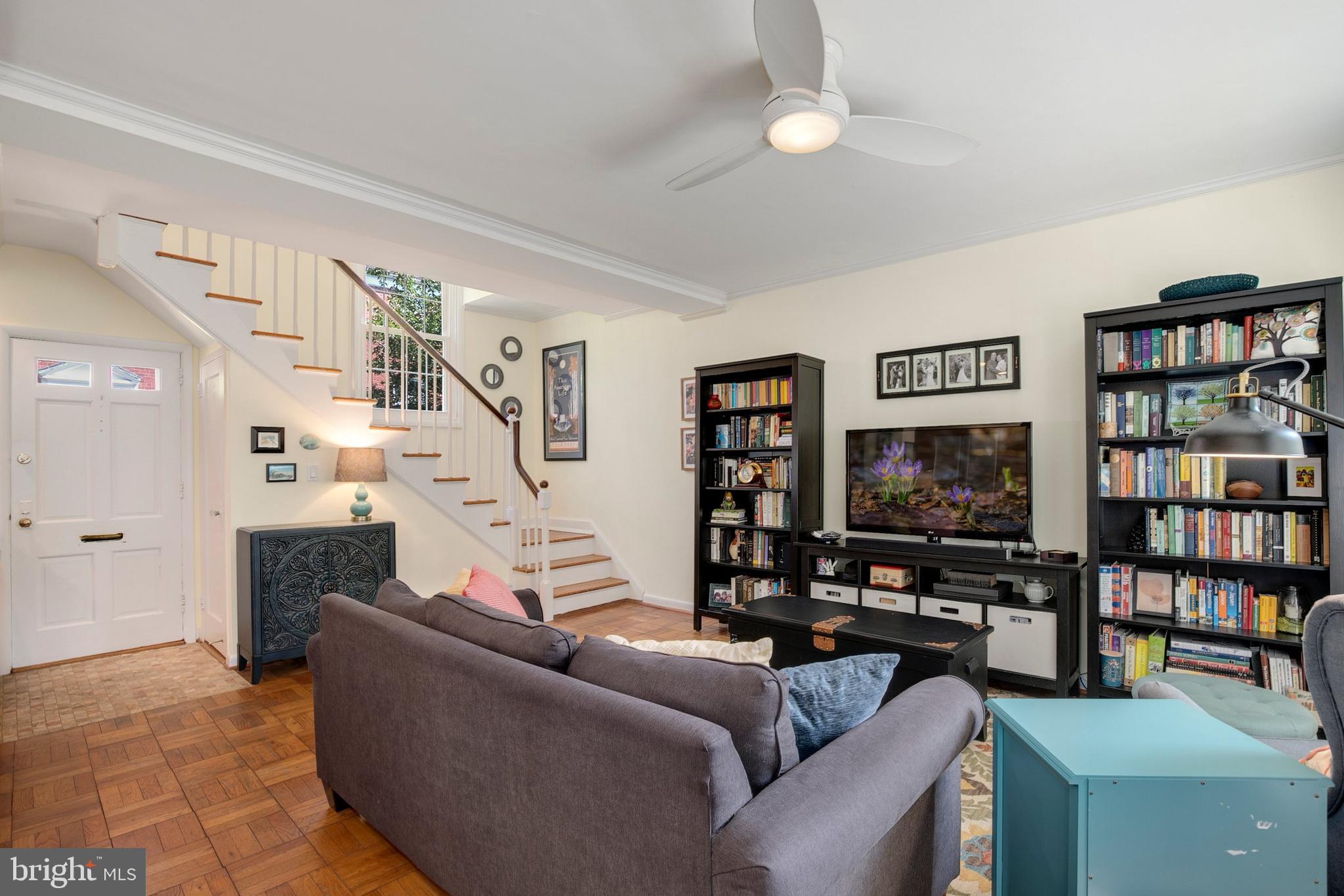 3428 Gunston Road Alexandria, VA 22302 - Photo 7 of 37
