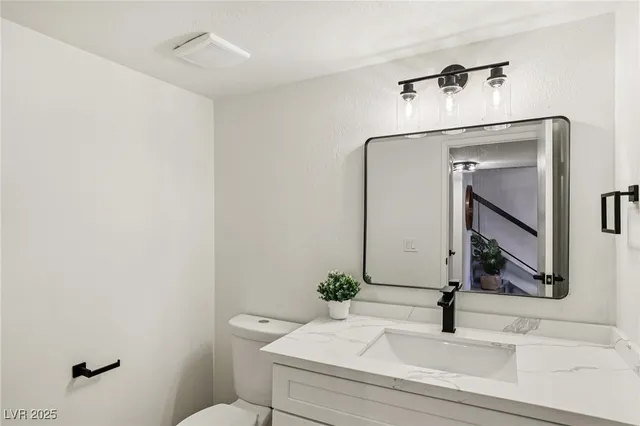 $1,800 | 2414 Paradise Village Way, Las Vegas, NV 89120