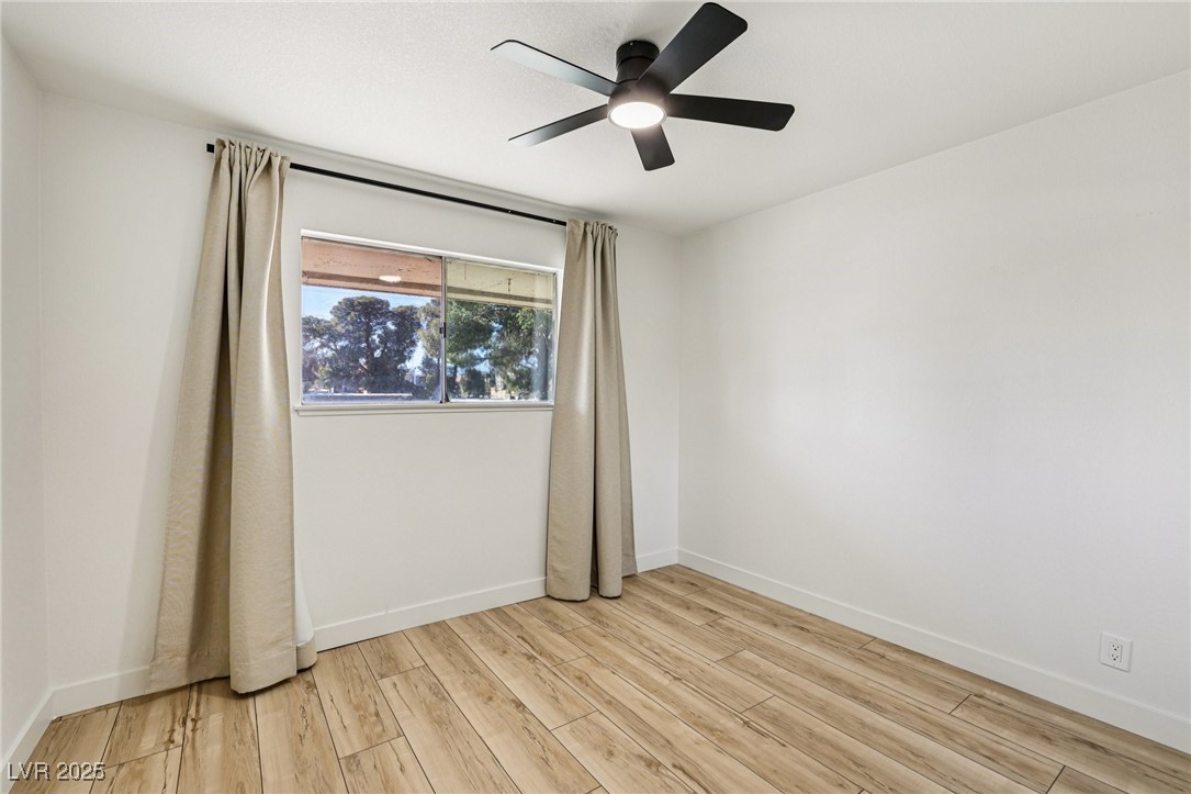 2414 Paradise Village Way Las Vegas, NV 89120 - Photo 19 of 33