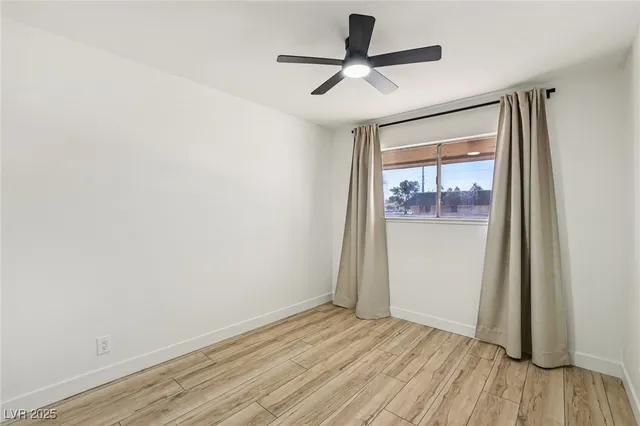 $1,800 | 2414 Paradise Village Way, Las Vegas, NV 89120