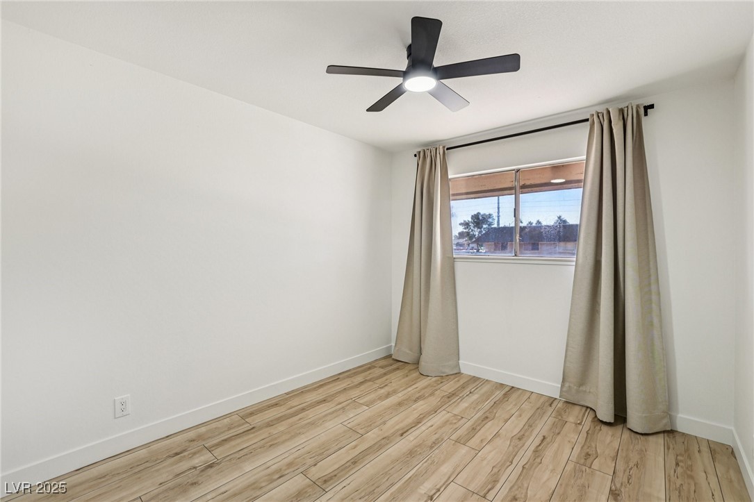 2414 Paradise Village Way Las Vegas, NV 89120 - Photo 21 of 33